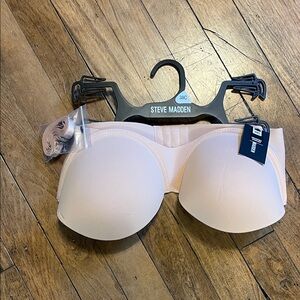 Steve Madden Light Tan/Flesh Tone Strapless Bra with Removable Straps